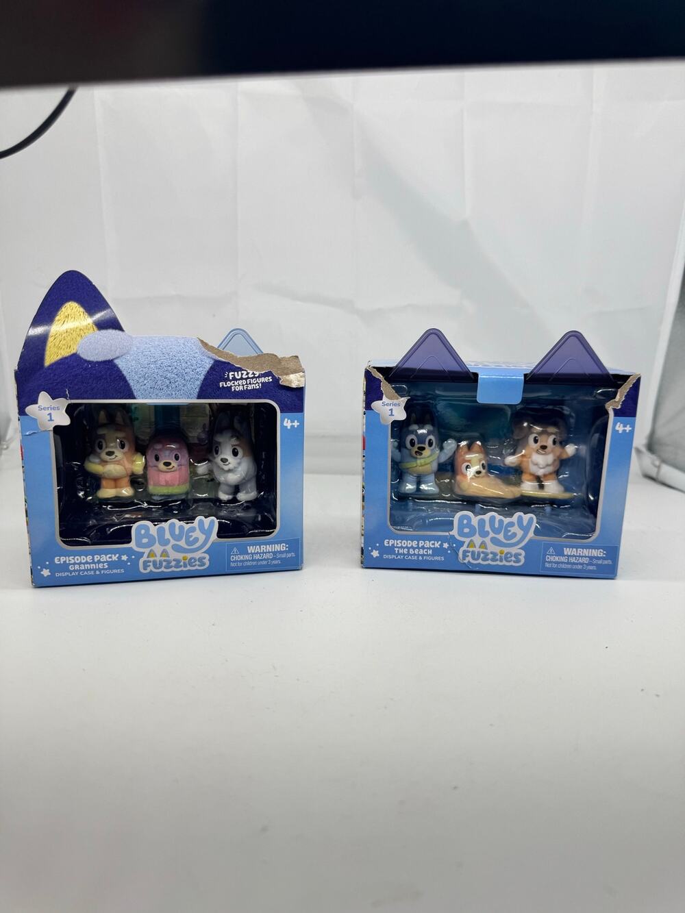 Bluey Fuzzies Episode Pack - The Beach & Grannies 2 packs - box damage read